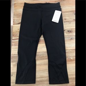 NEW Lululemon Black Run: Inspire Crop II  size 8